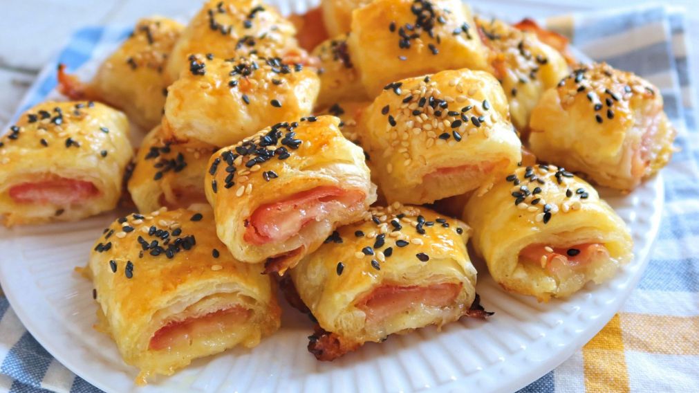 Mirá cómo hacer estos riquísimos saladitos de hojaldre, ideales para acompañar unos buenos mates.