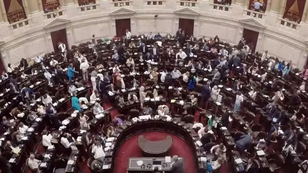 Finalizó el primer día de debate de la Ley Ómnibus.