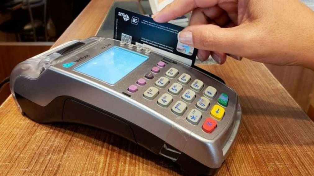 Con "Cuota Simple", el Gobierno buscar� paliar la situaci�n econ�mica.
