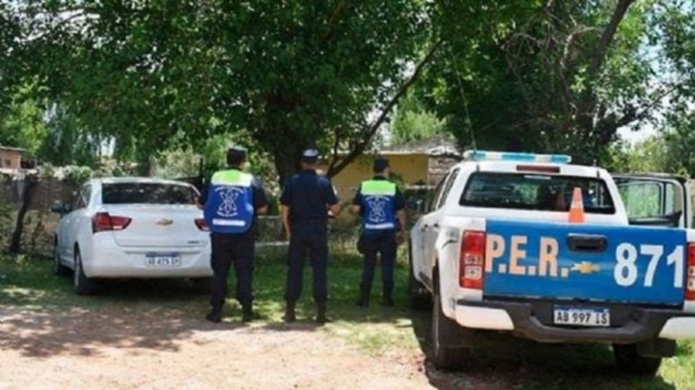 La policía llegó a la casa alertada por el mismo agresor.