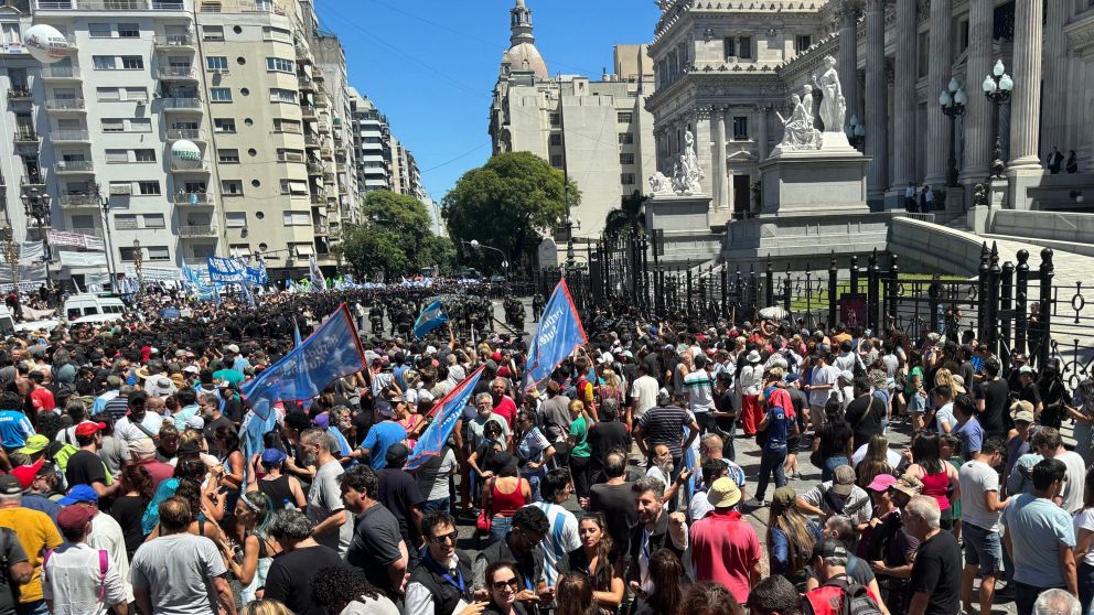 Concentrarán frente al Congreso en rechazo por la Ley Ómnibus (Carlos Ventura/Crónica/Archivo).