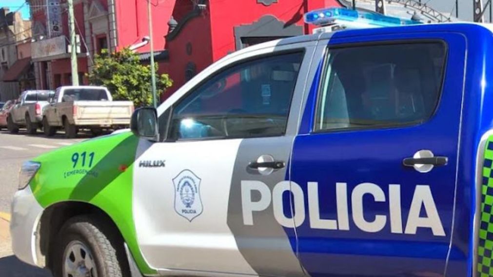 La policía busca intensamente al agresor.