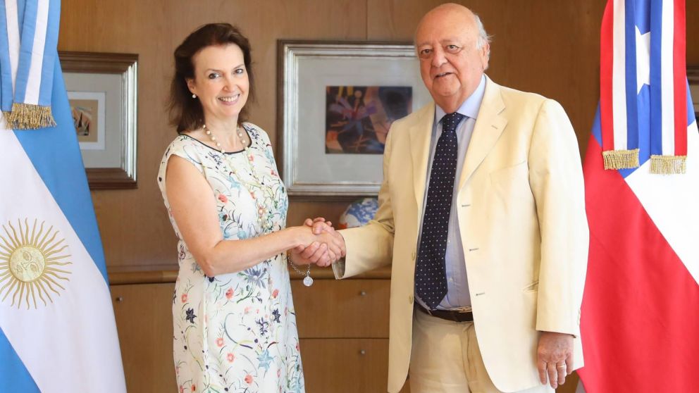 Diana Mondino se reuni� con el Embajador de Chile para profundizar la relaci�n bilateral.