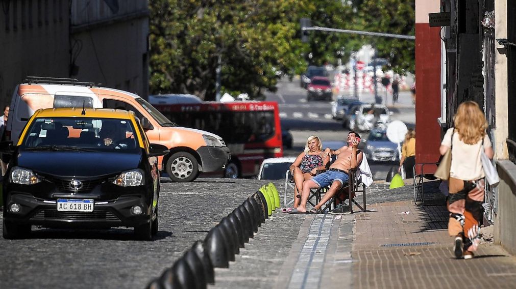 Alerta por calor: más de la mitad del país con temperaturas superiores a los 34 grados. (Télam)