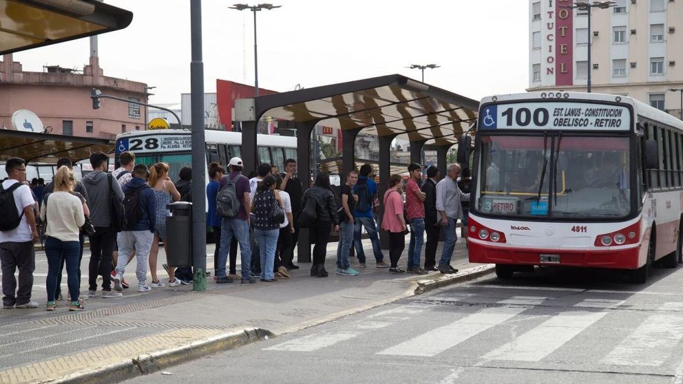 El Gobierno apeló la cautelar que frenó la suba en la tarifa de transporte de pasajeros.