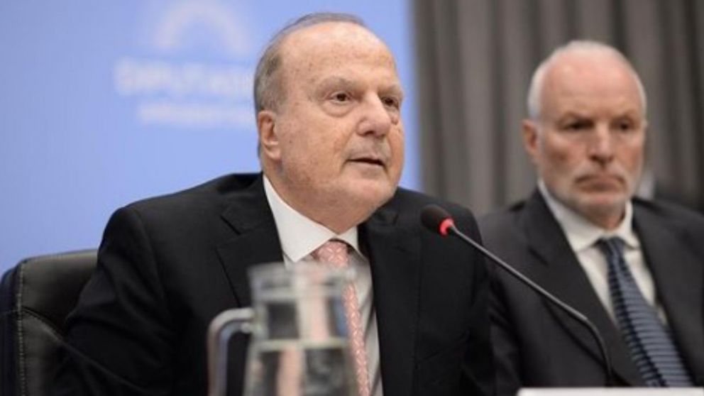 Guillermo Ferraro es el primer ministro en dejar el cargo.