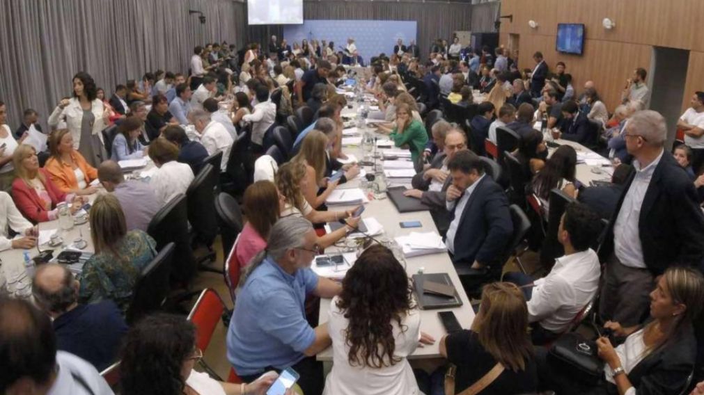 Ley �mnibus: Diputados convoc� una nueva sesi�n para el pr�ximo martes.