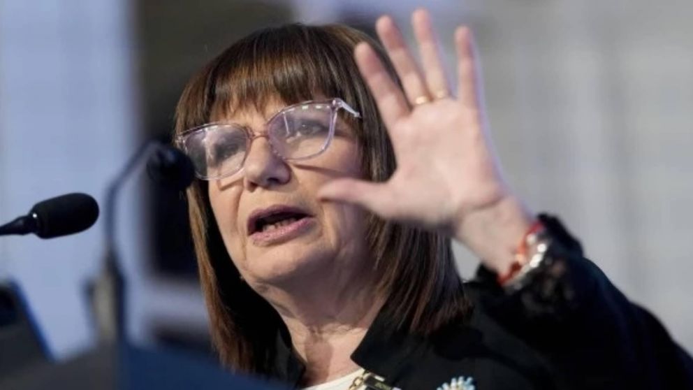 Patricia Bullrich apuntó contra la medida de fuerza convocada por la CGT.
