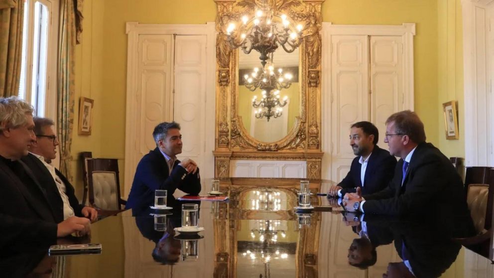 Eduardo Serenellini se reunió con autoridades de la Asociación de Radiodifusoras Privadas Argentinas.