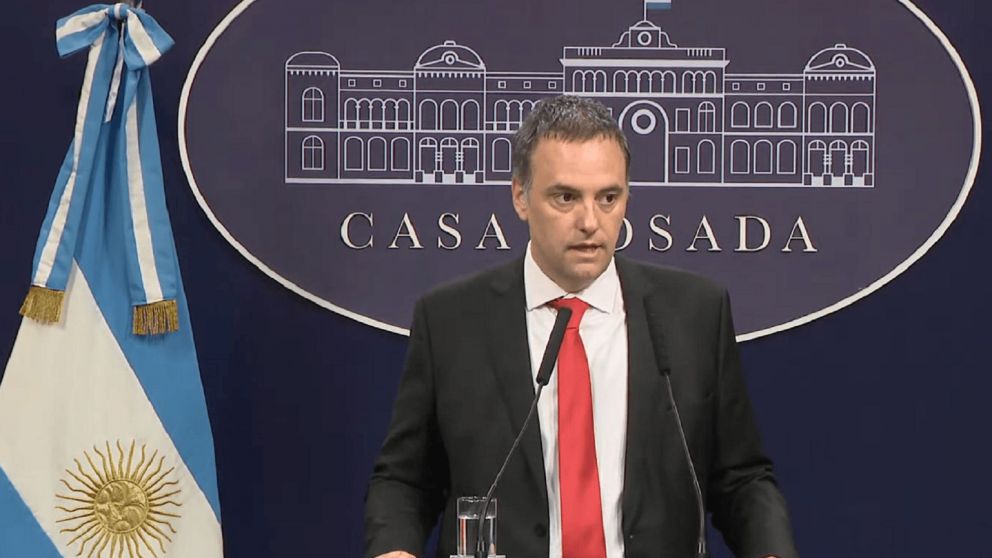 Adornir indicó que el Gobierno realizó "algunas modificaciones" al proyecto de ley Ómnibus, pero "no cambió absolutamente nada" de la parte más dura del texto (Captura Vocería Presidencial).