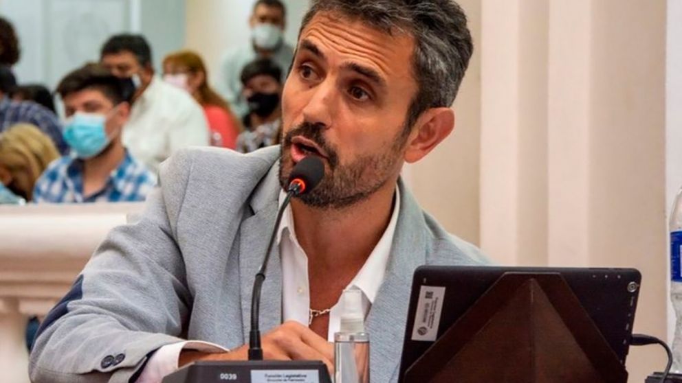 "Algunas expresiones que se dicen en las comisiones me ponen incómodo", aseguró el diputado.
