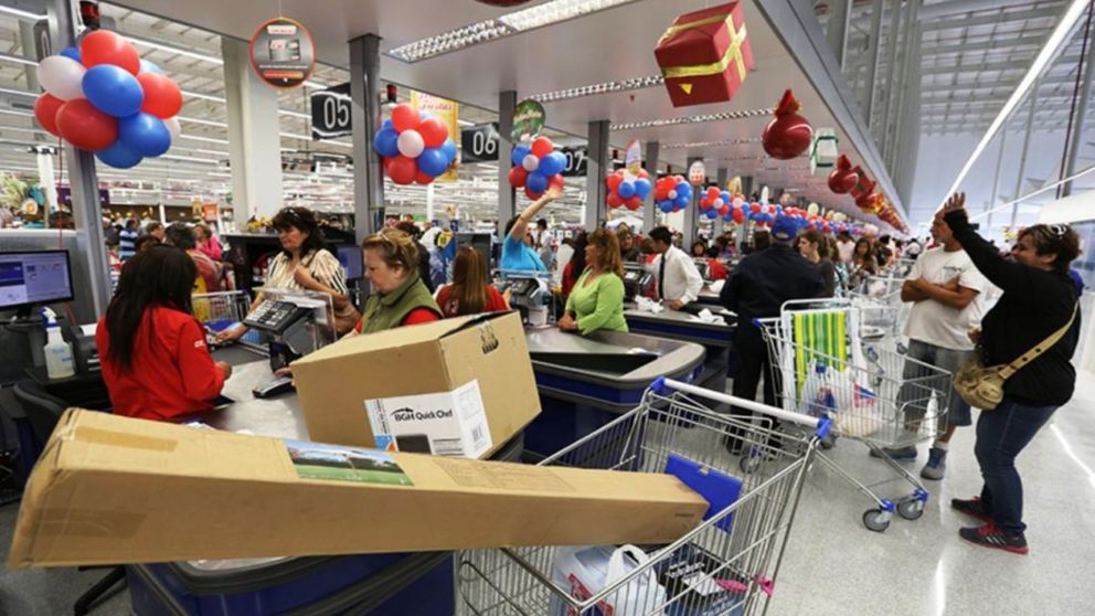 Importante cadena de supermercados ofrece múltiples puestos de trabajo con requisitos mínimos.