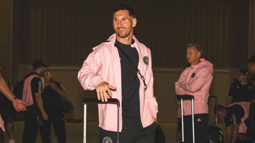 Lionel Messi llegó este viernes por la madrugada a El Salvador y su presencia enloqueció a los hinchas (Twitter/@InterMiamiCF).
