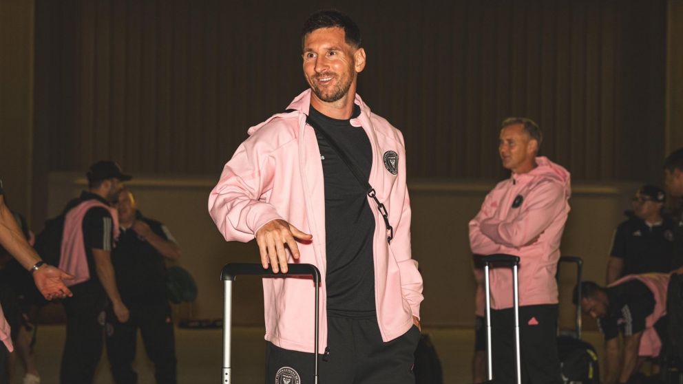 Lionel Messi llegó este viernes por la madrugada a El Salvador y su presencia enloqueció a los hinchas (Twitter/@InterMiamiCF).