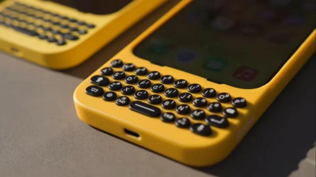 Un nuevo accesorio para IPhone que emula el satisfactorio teclado de los BlackBerry,