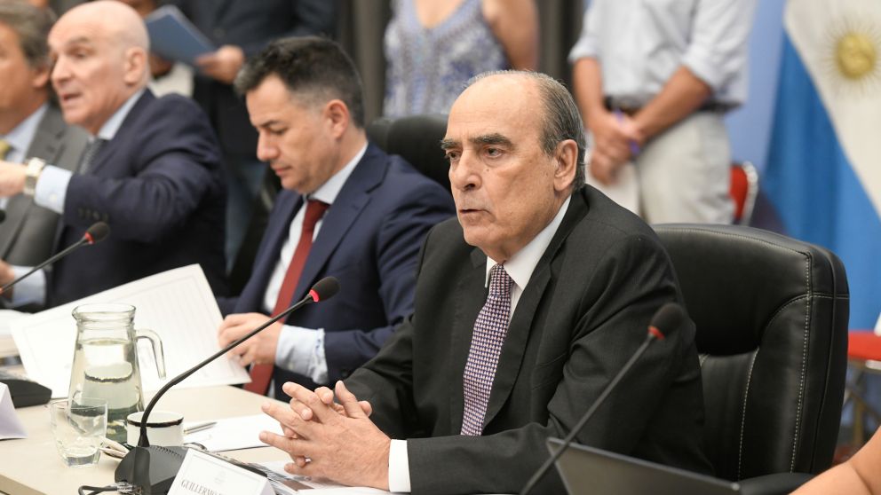 Guillermo Francos ya está en el Congreso y son horas decisivas para que el oficialismo acuerde con bloques aliados.