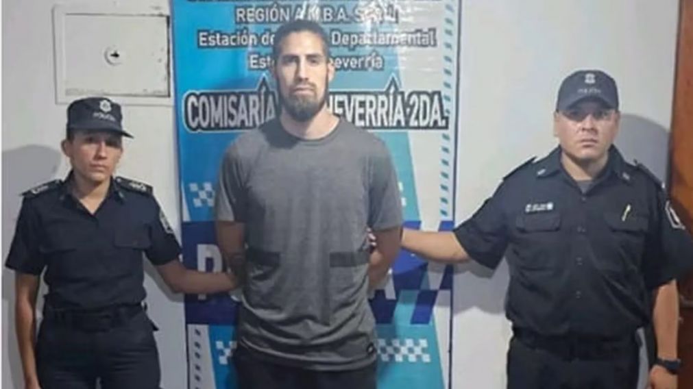Junior Ayala al quedar detenido el viernes.