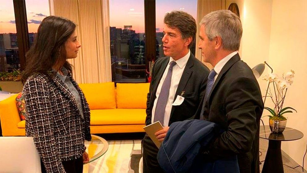 Nicolás Posse y Luis Caputo mantuvieron una reunión con la subdirectora gerente del FMI, Gita Gopinath (Archivo).