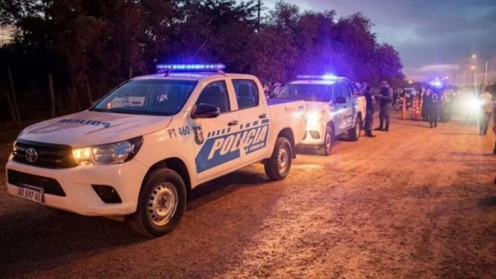 Así, dos mujeres le salvaron la vida a joven atacado por una patota en el piso.