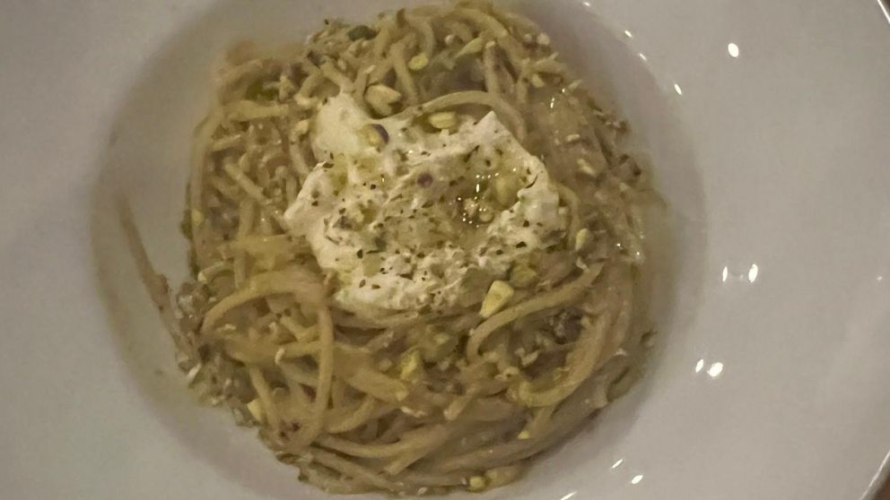 El plato de fideos le sali� caro a un comensal en un restaurante porte�o (Twitter).