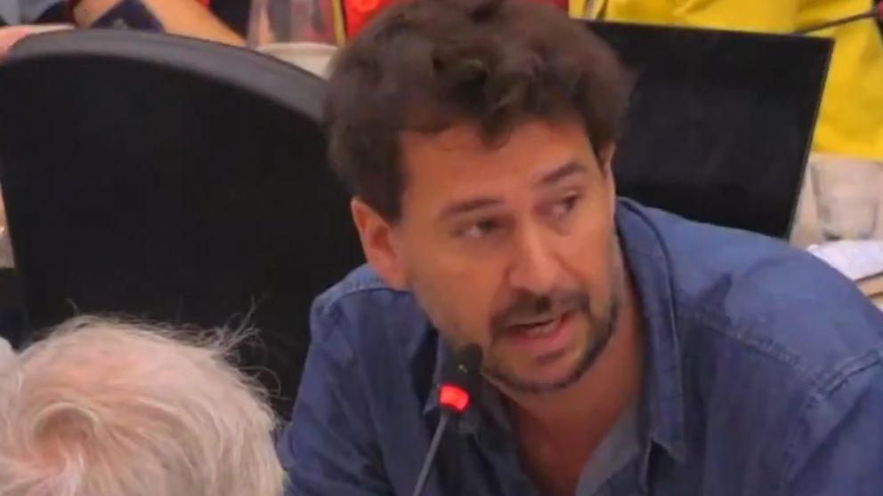 "�Existir�a Ricardo Dar�n?": la conmovedora reflexi�n de Santiago Mitre durante el debate de la Ley �mnibus.