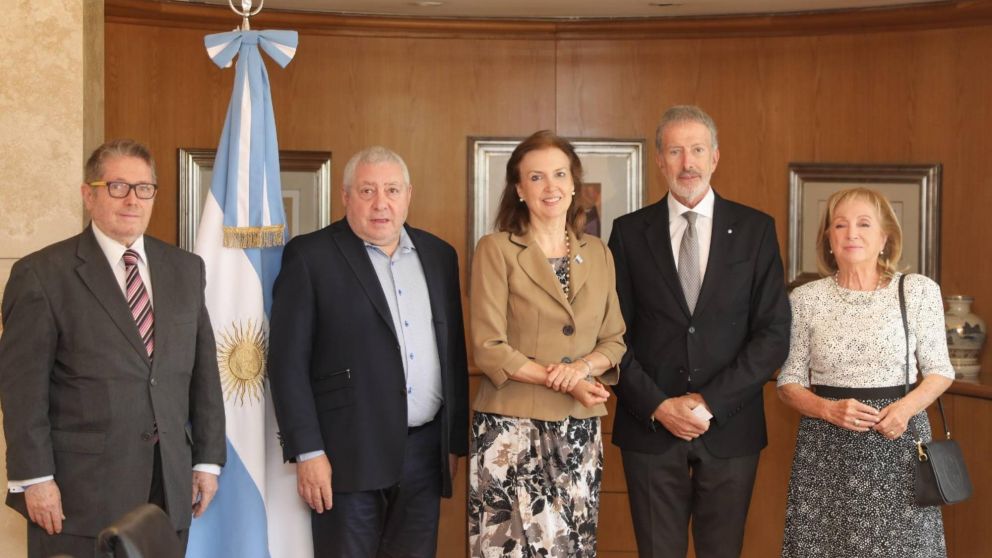 La Canciller recibió a autoridades de la DAIA.