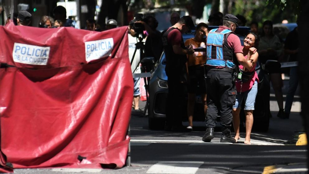 Dramática imagen dejó el choque del colectivo con el camión en Balvanera (Pablo Villan/Crónica).