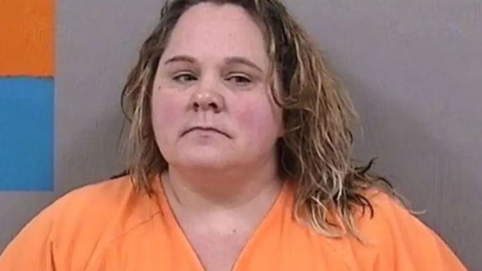 Una mujer fue detenida tras ser acusada de robo por enga�o al fingir que su ten�a c�ncer (Imagen NY Post).