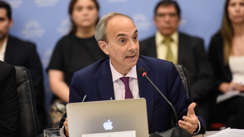 El Gobierno dio marcha atrás con los vouchers para la educación