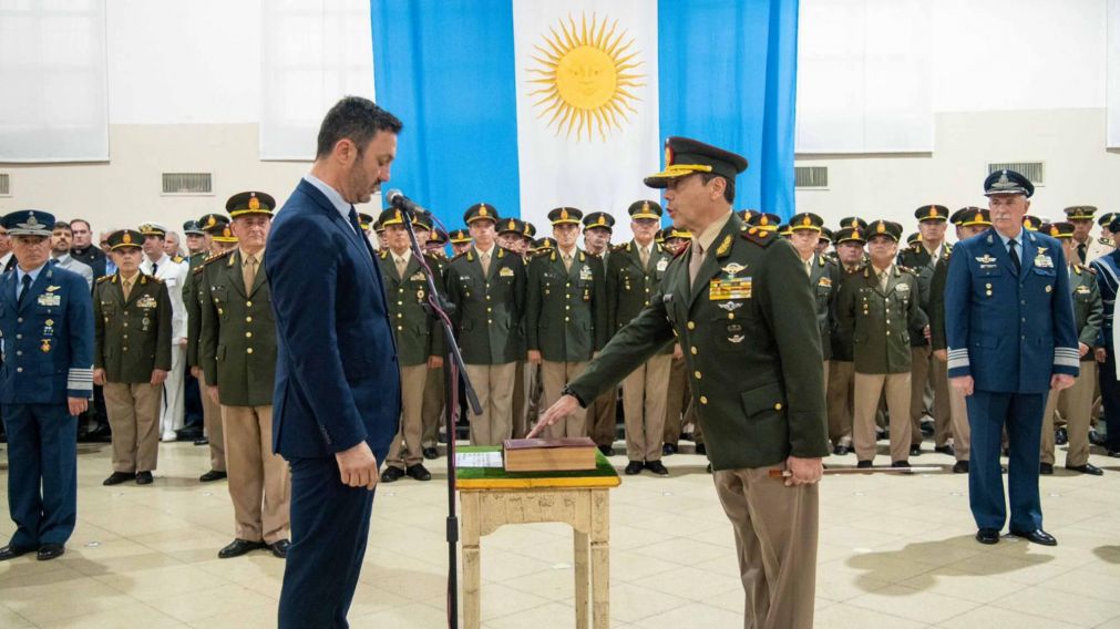 El ministro Petri puso en funciones al nuevo jefe del Estado Mayor General del Ejército Argentino.