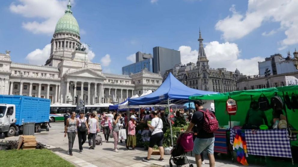 Arrancó un nuevo "feriazo" en la Plaza de los dos Congresos (Archivo).