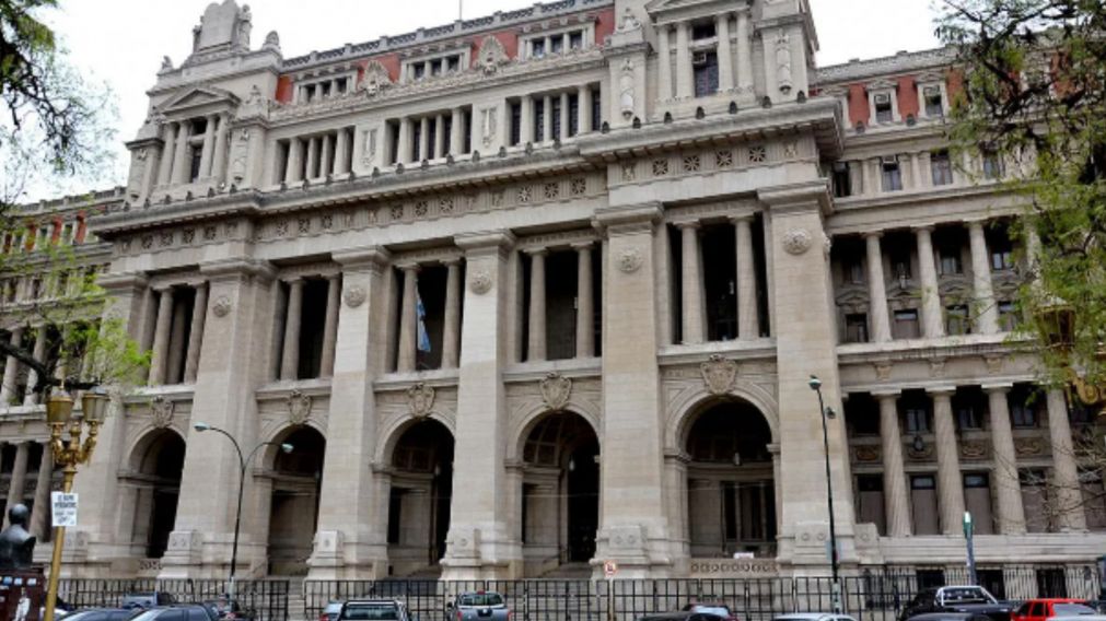 Los abogados de la Procuración del Tesoro de la Nación presentaron un informe en Trubunales.
