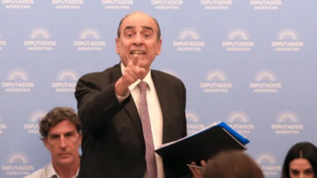 "Usted me falta el respeto": Guillermo Francos se retiró de la sala tras el cruce con Leandro Santoro.