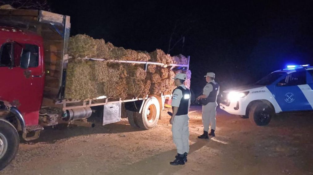 ¡Chau pucho!: Prefectura secuestró más de cinco toneladas de tabaco en Misiones.