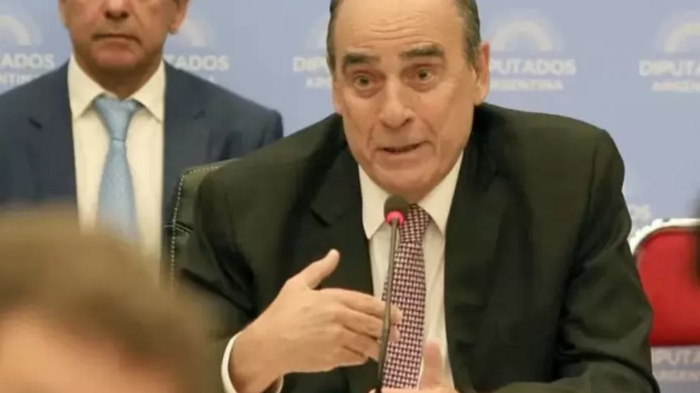 Francos comenzó a las 9 su presentación ante las comisiones, luego será el turno de Patricia Bullrich.