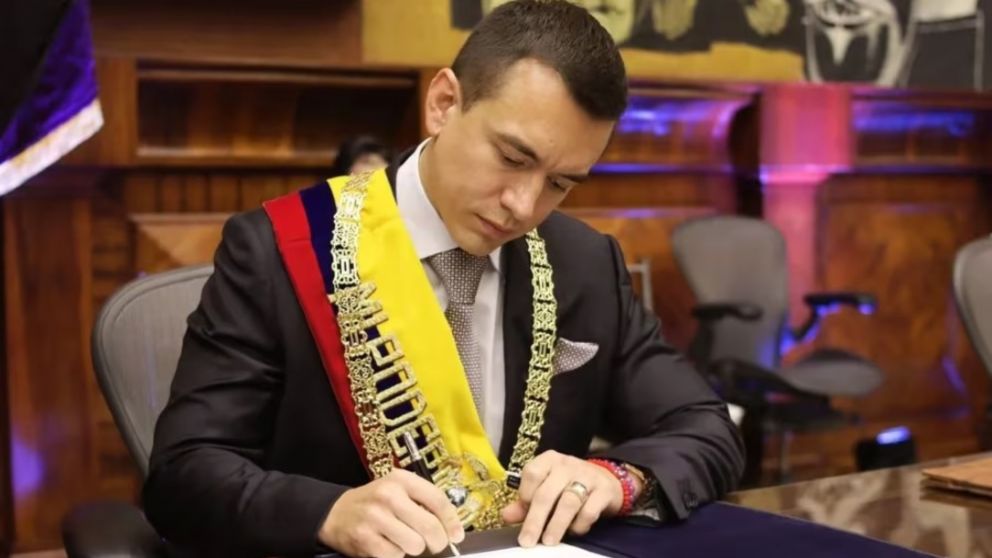 El presidente de Ecuador "se le plantó" a los terroristas.