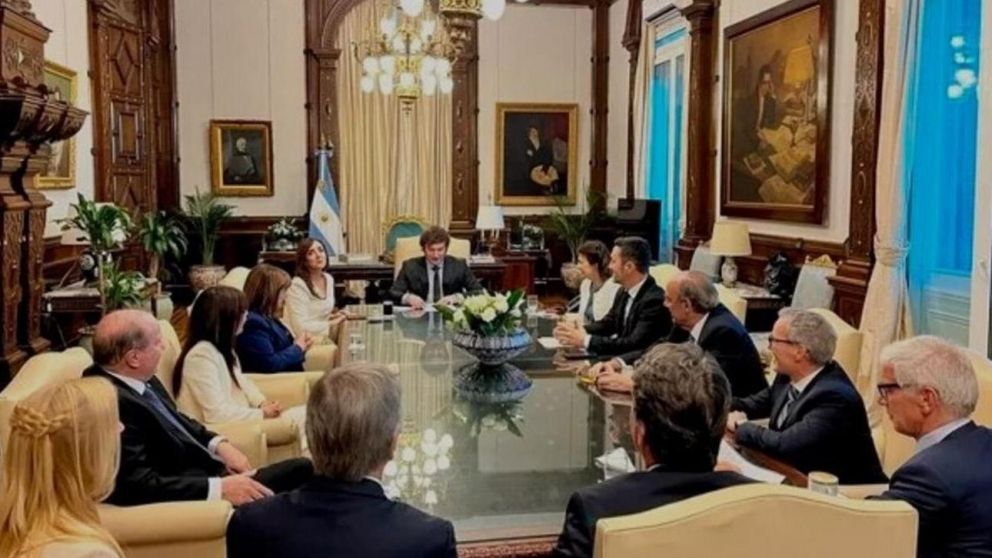 Javier Milei en reunión de Gabinete en Casa Rosada.