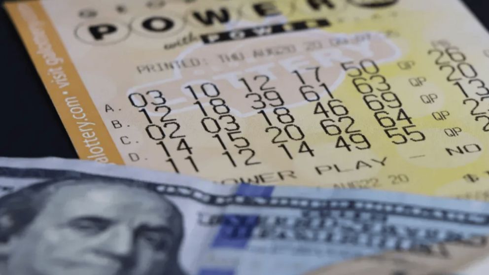 Una pareja ganó dos "palos" en la lotería.