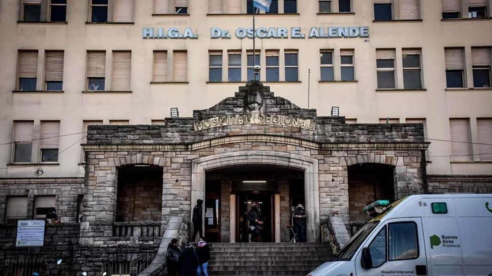 El ladrón quedó internado con custodia policial tras ser baleado por el dueño del local.