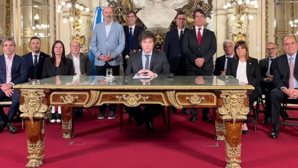 La Federación Argentina de Municipios (FAM) planea dejar sin efecto el DNU de Javier Milei.