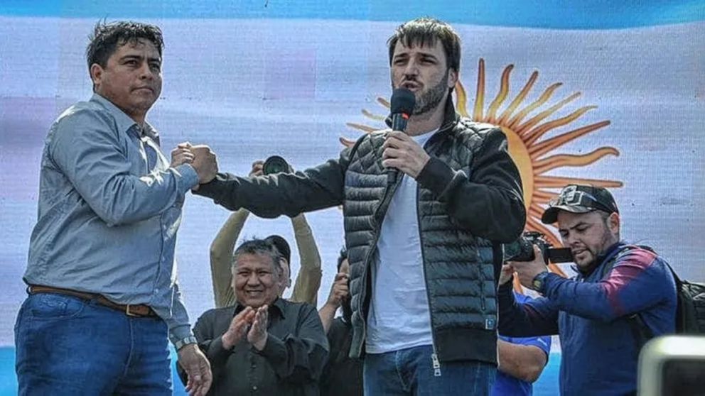 El gobernador de Chubut, Ignacio Torres, habló este jueves en la puerta de la Casa Rosada, a minutos de reunirse, tanto él como los otros gobernadores de la Patagonia, con el ministro del Interior.