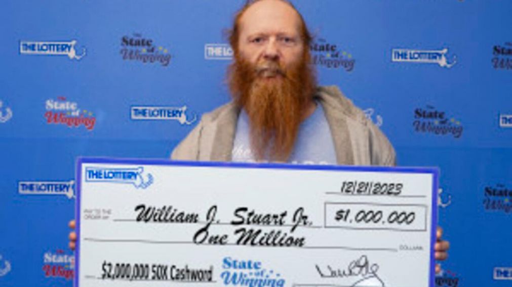 William J. Stuart Jr. y su mujer se ganaron un millón de dólares en la lotería (Twitter).