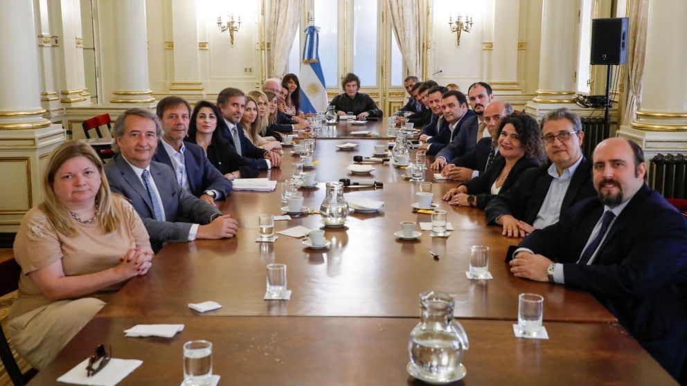 El presidente Javier Milei se reunió con diputados del bloque de La Libertad Avanza en Casa Rosada.