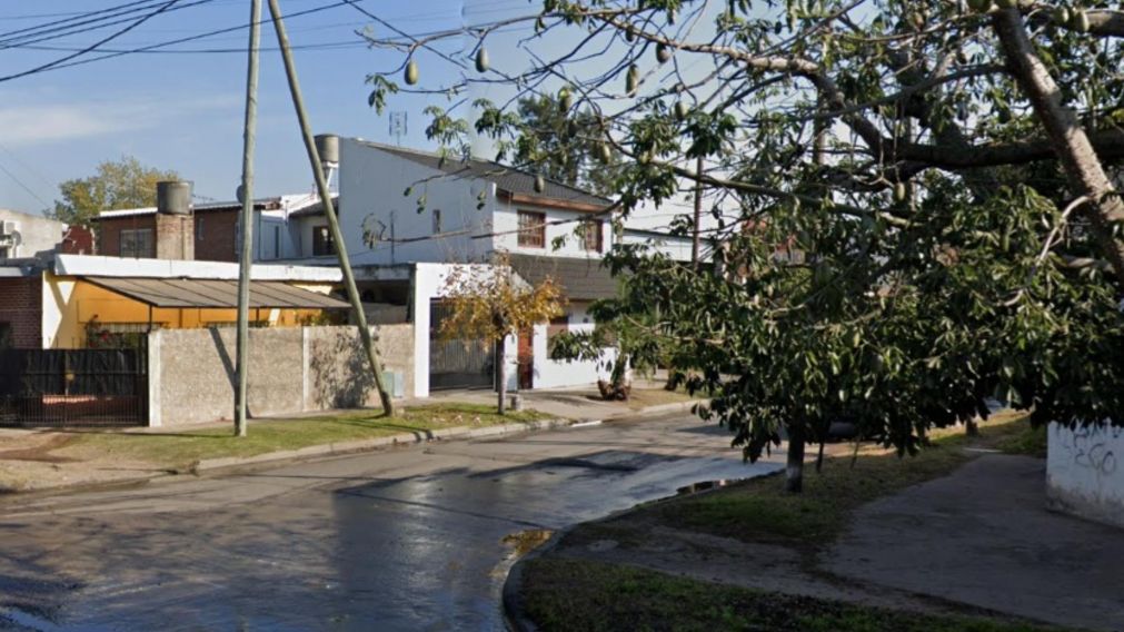 Ac�, en este barrio, se produjo el ataque sufrido por el hombre que guiaba el rodado.
