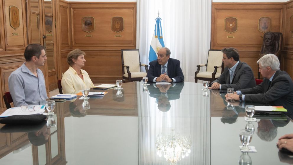 Guillermo Francos informó medidas para contrarrestar incendios en la región patagónica y pampeana.