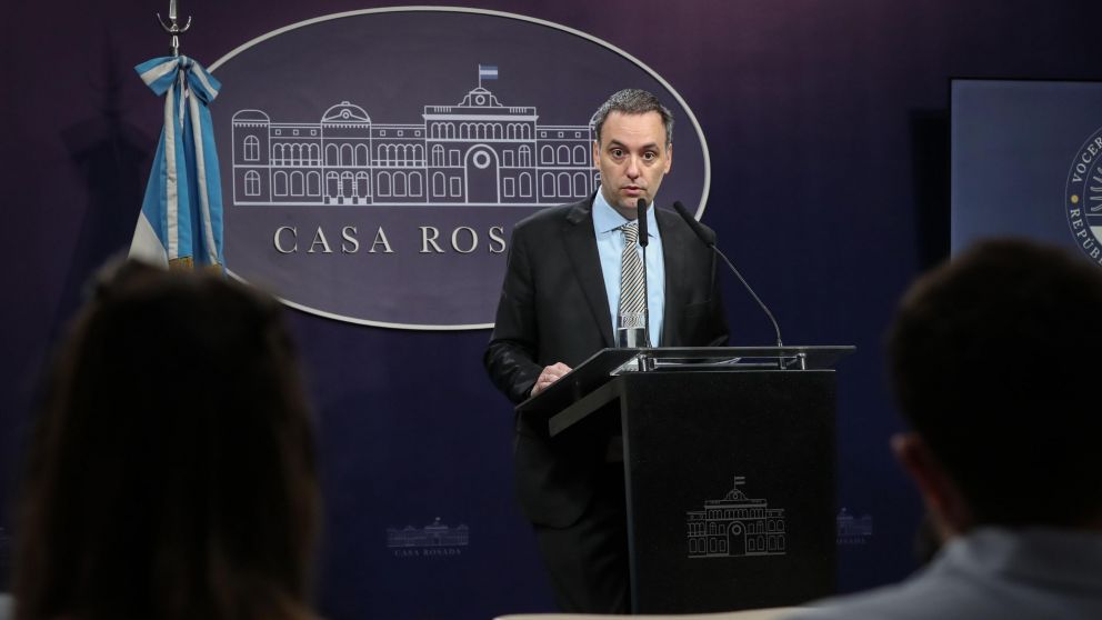 Manuel Adorni, vocero presidencial desde Casa Rosada.