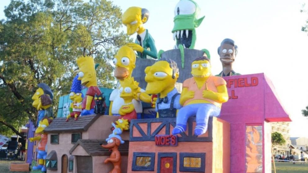 La Plata recibe Año Nuevo con la tradicional quema de muñecos.