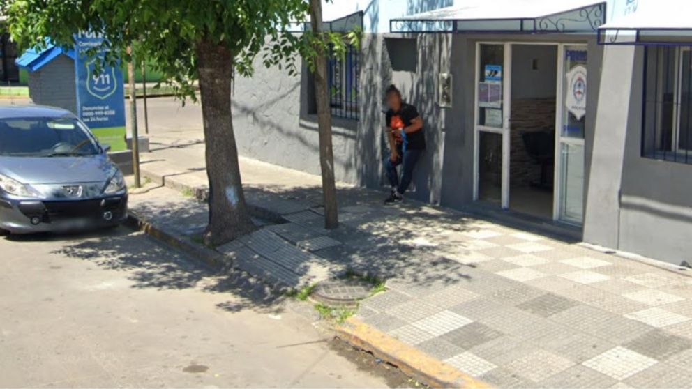 Integrantes de esta seccional buscan a los delincuentes que mataron a la mujer de 41 años.