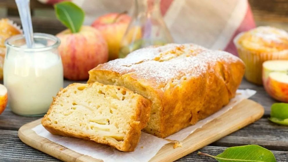 Budín de manzana súper esponjoso para deleitar con los mates.
