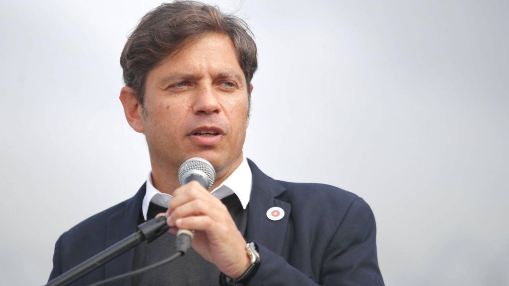 Axel Kicillof anunció nuevos créditos y aseguró que "el ajuste perjudica al pueblo, no a un gobernador".